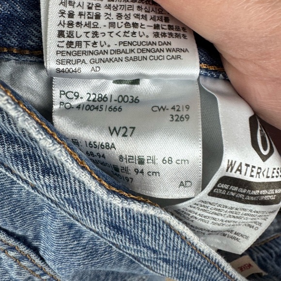 Levi’s Premium Wedgie High Waisted Snug Fit Straight Leg Jeans Size 27 - Picture 7 of 8